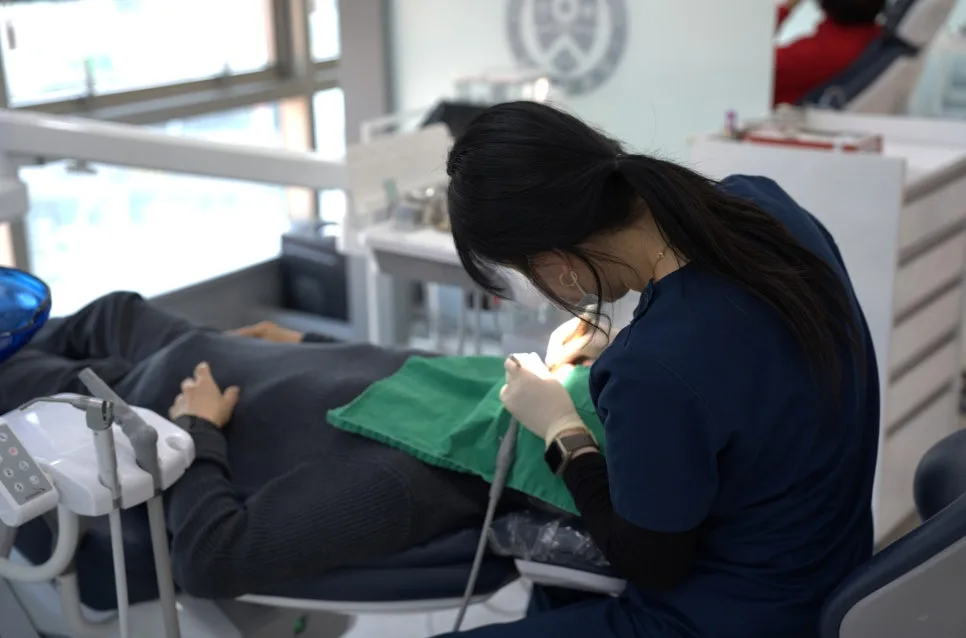 길동역 치과 스케일링, 아프게 느껴지는 이유와 잇몸 관리 관련 사진 3