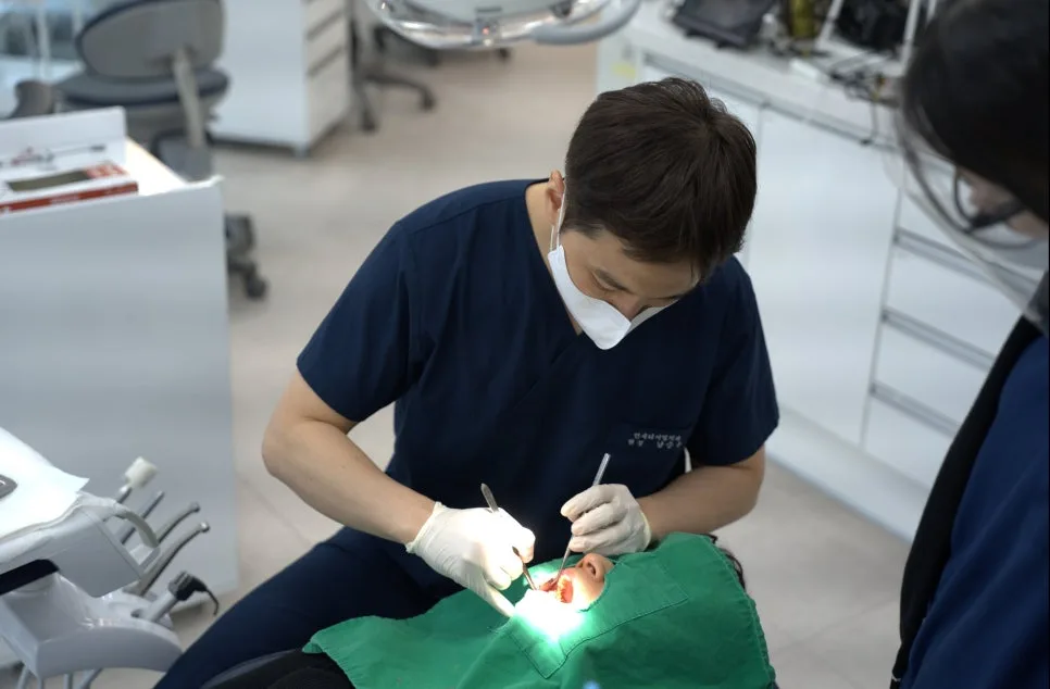 길동역 치과 스케일링, 아프게 느껴지는 이유와 잇몸 관리 관련 사진 4